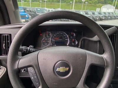 2025 Chevrolet Express Passenger 1LT