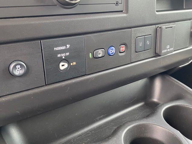 2025 Chevrolet Express Passenger 1LT