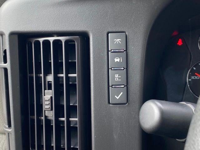 2025 Chevrolet Express Passenger 1LT