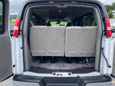 2025 Chevrolet Express Passenger 1LT