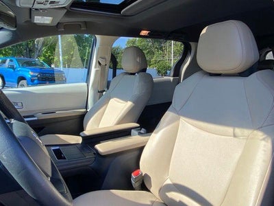 2023 Toyota Sienna XLE