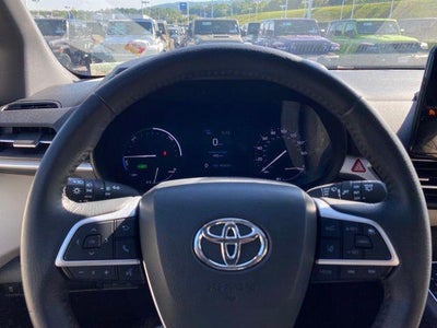 2023 Toyota Sienna XLE