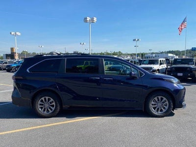 2023 Toyota Sienna XLE
