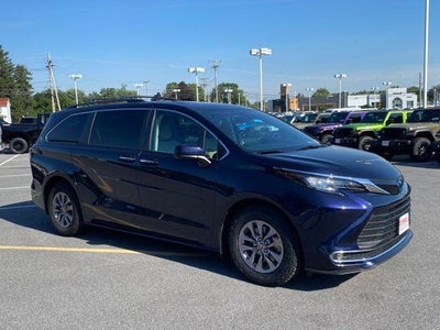 2023 Toyota Sienna XLE