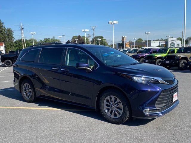 2023 Toyota Sienna XLE