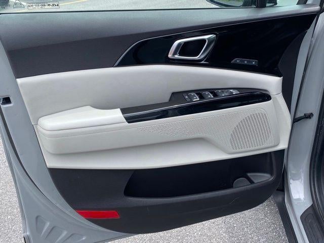 2023 Kia Carnival SX