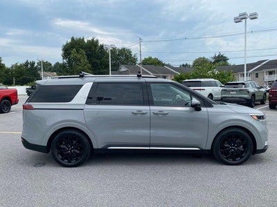 2023 Kia Carnival SX