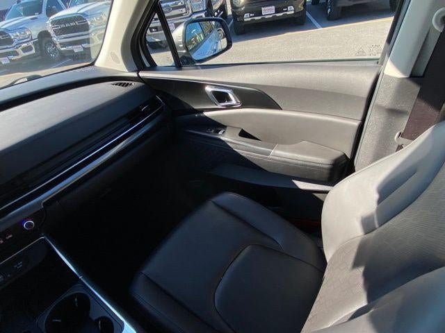 2025 Kia Carnival SX