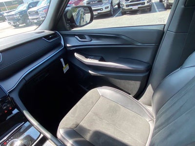 2025 Jeep Grand Cherokee L Altitude X 4x4