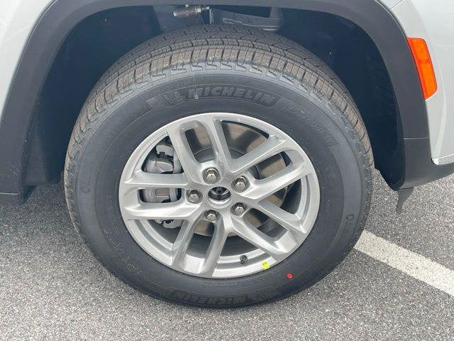 2025 Jeep Grand Cherokee L Laredo X 4x4