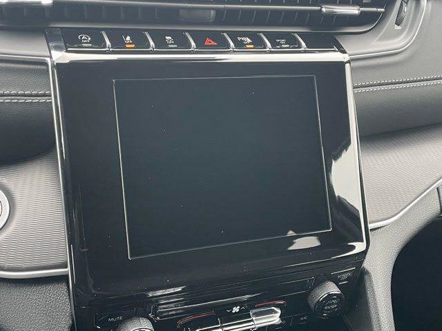 2025 Jeep Grand Cherokee L Laredo X 4x4
