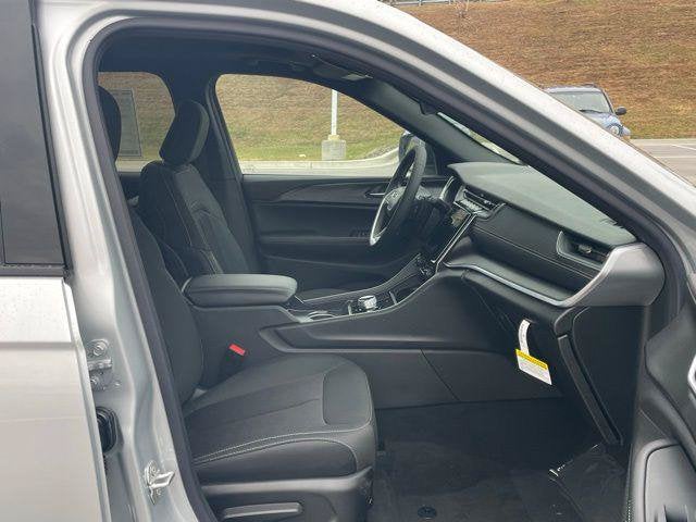 2025 Jeep Grand Cherokee L Laredo X 4x4