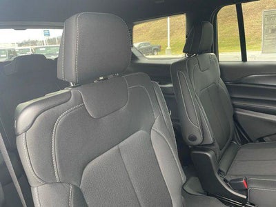 2025 Jeep Grand Cherokee L Laredo X 4x4