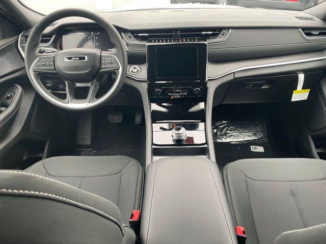 2025 Jeep Grand Cherokee L Laredo X 4x4