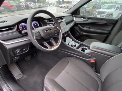 2025 Jeep Grand Cherokee L Laredo 4x4