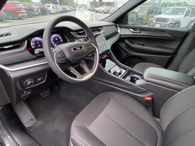 2025 Jeep Grand Cherokee L Laredo 4x4