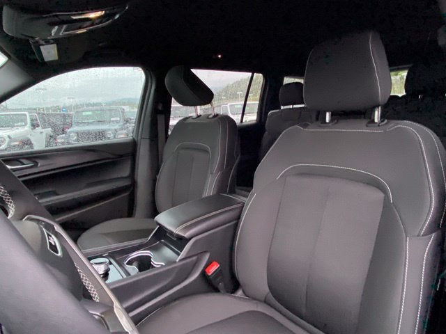 2025 Jeep Grand Cherokee L Laredo 4x4
