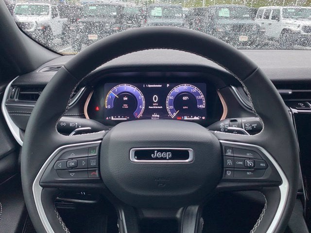2025 Jeep Grand Cherokee L Laredo 4x4