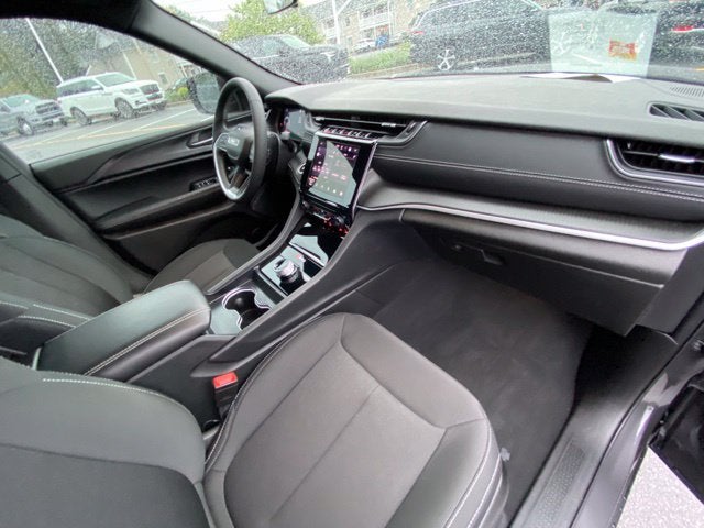 2025 Jeep Grand Cherokee L Laredo 4x4