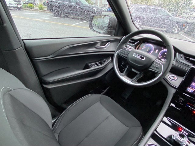 2025 Jeep Grand Cherokee L Laredo 4x4
