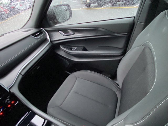2025 Jeep Grand Cherokee L Laredo 4x4