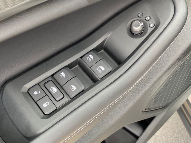 2025 Jeep Grand Cherokee L Laredo X 4x4