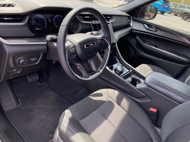 2025 Jeep Grand Cherokee L Laredo X 4x4