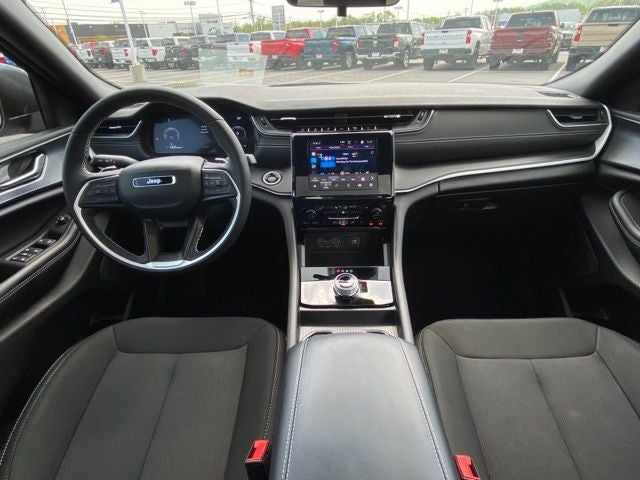 2025 Jeep Grand Cherokee L Laredo X 4x4