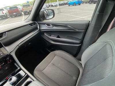 2025 Jeep Grand Cherokee L Laredo X 4x4