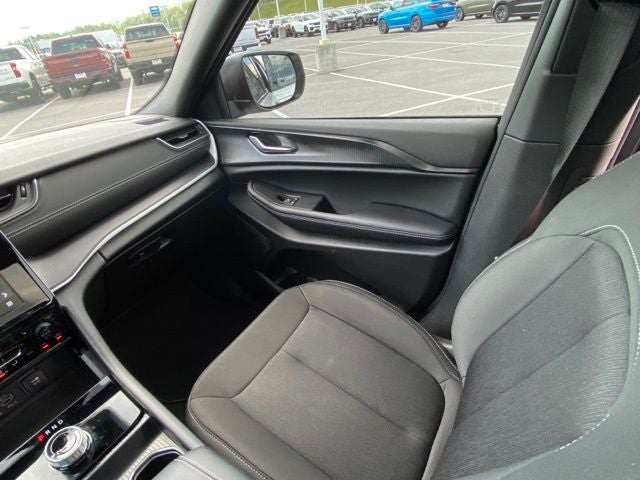 2025 Jeep Grand Cherokee L Laredo X 4x4