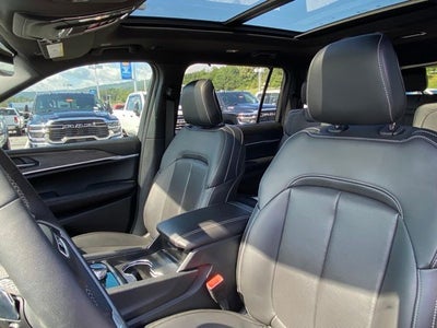 2025 Jeep Grand Cherokee L Limited 4x4