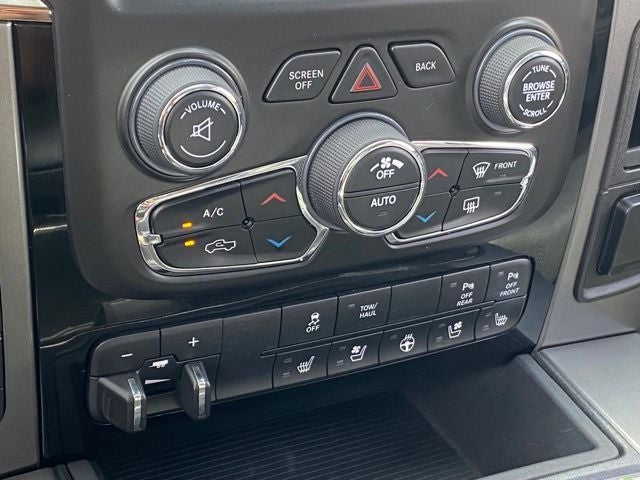 2017 RAM 1500 Night Crew Cab 4x4 6'4' Box