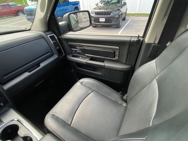 2017 RAM 1500 Night Crew Cab 4x4 6'4' Box