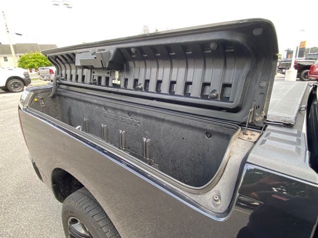 2017 RAM 1500 Night Crew Cab 4x4 6'4' Box