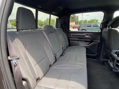 2022 RAM 1500 Big Horn Crew Cab 4x4 5'7' Box