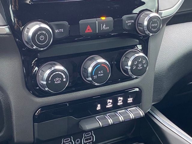 2025 RAM 1500 Tradesman Crew Cab 4x4 5'7' Box