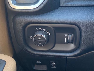 2021 RAM 1500 Big Horn Crew Cab 4x4 5'7' Box