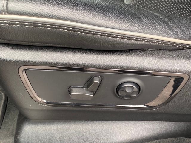 2022 RAM 1500 Limited Crew Cab 4x4 5'7' Box