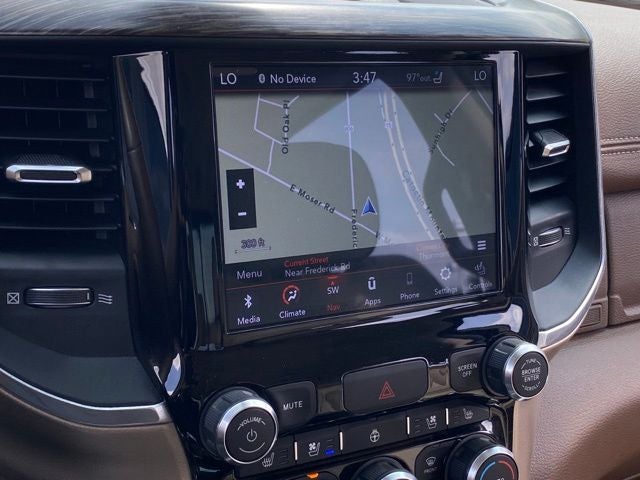 2020 RAM 1500 Laramie Crew Cab 4x4 5'7' Box