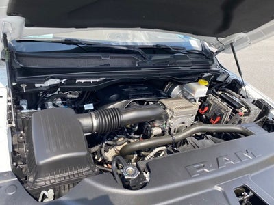 2020 RAM 1500 Laramie Crew Cab 4x4 5'7' Box