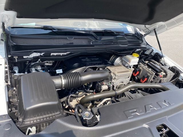 2020 RAM 1500 Laramie Crew Cab 4x4 5'7' Box