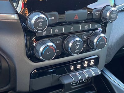 2022 RAM 1500 Laramie Crew Cab 4x4 5'7' Box