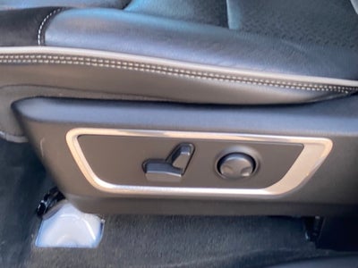 2022 RAM 1500 Laramie Crew Cab 4x4 5'7' Box