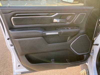 2022 RAM 1500 Laramie Crew Cab 4x4 5'7' Box