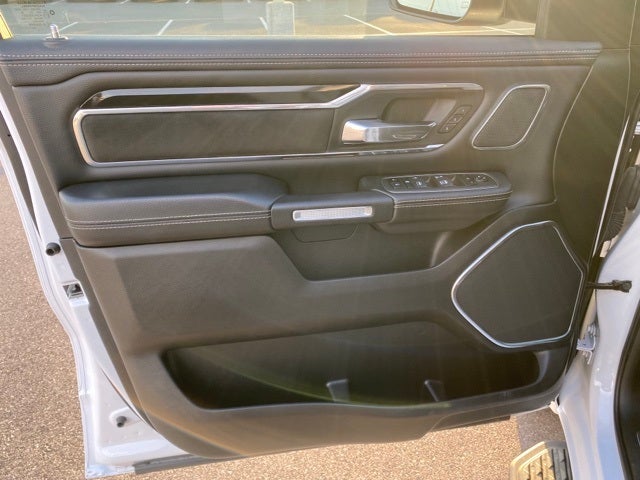 2022 RAM 1500 Laramie Crew Cab 4x4 5'7' Box