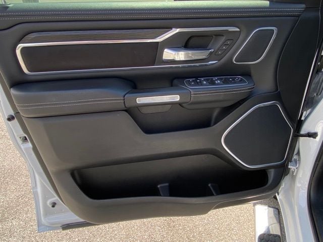 2023 RAM 1500 Laramie Crew Cab 4x4 5'7' Box