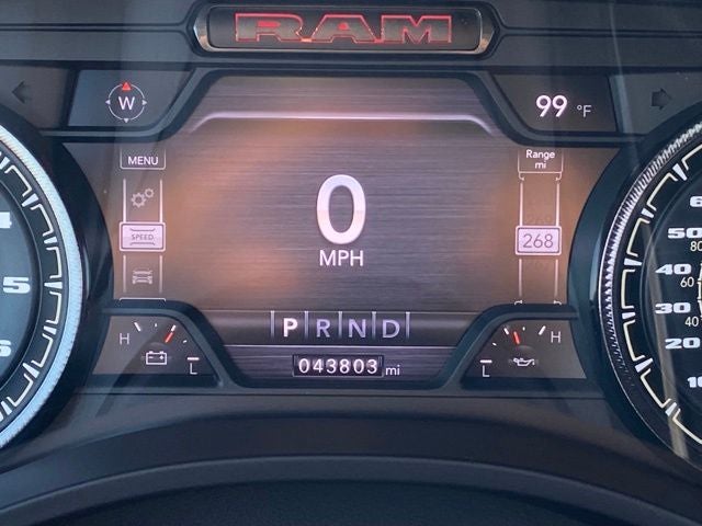 2022 RAM 1500 Laramie Crew Cab 4x4 5'7' Box