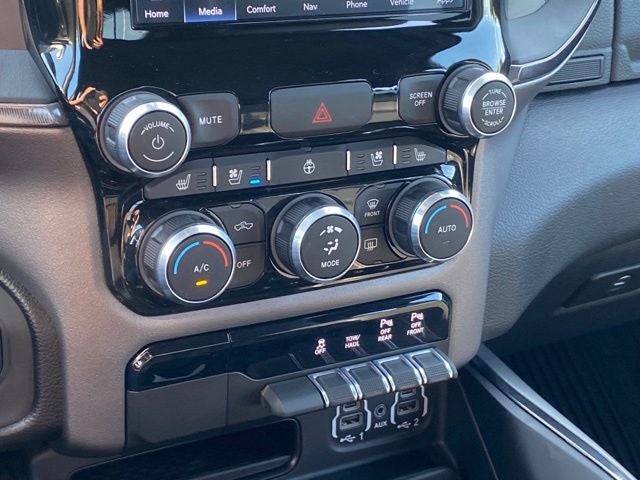 2022 RAM 1500 Laramie Crew Cab 4x4 5'7' Box
