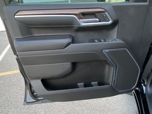 2023 Chevrolet Silverado 1500 4WD Crew Cab Short Bed LT with 2FL