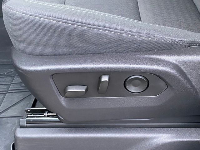 2025 Chevrolet Silverado 1500 4WD Crew Cab Short Bed Custom